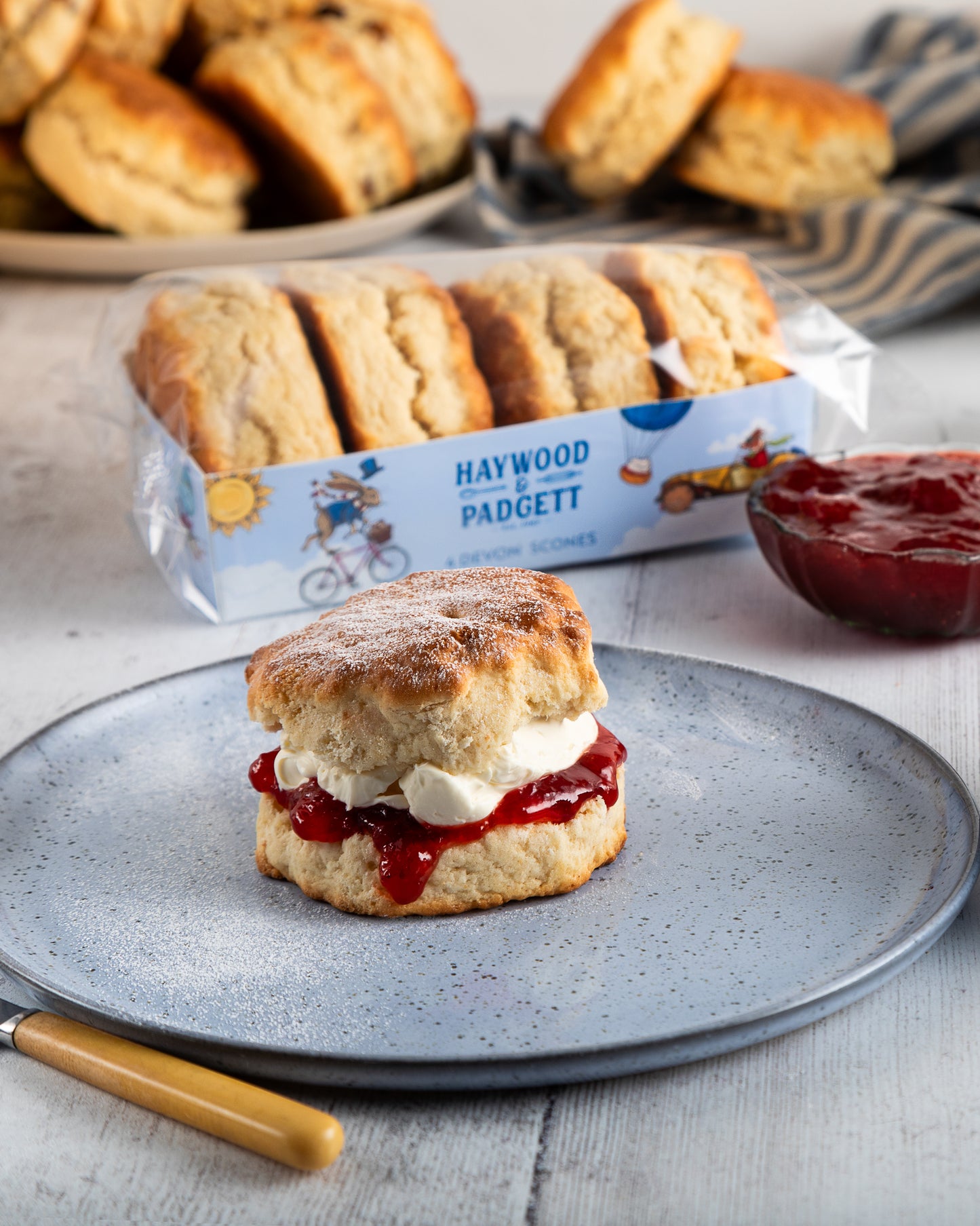 ヘイウッド&バジェット クロテッドクリーム&バターミルク スコーン 280g